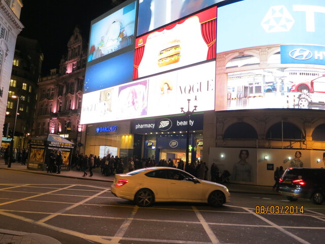 2014-03-02-piccadilly-circus5.jpg