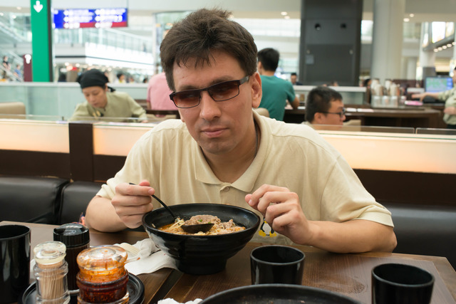 2015-06-24-hk-airport-dinner.jpg