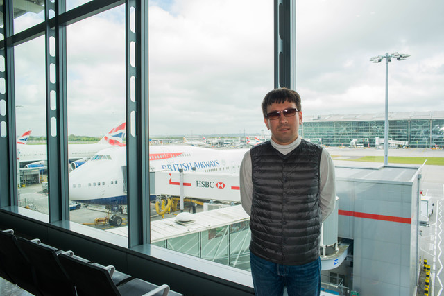 2017-04-26-heathrow-window.jpg